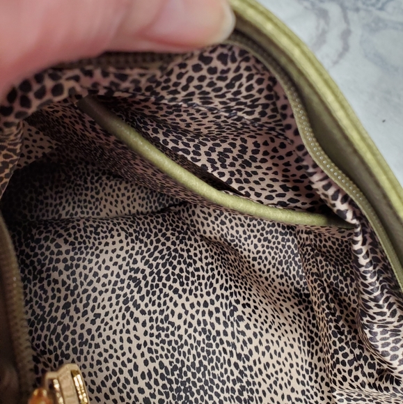 High Quality Pebbled Vegan Leather Purse - Picture 10 of 15